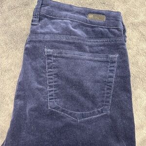 Kut From The Kloth Women’s 12 Corduroy Stretch Pants in good shape!  Inseam 32”,